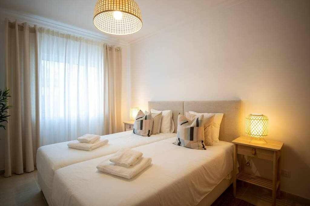 Modern 3Br Apt W/ Lg Terrace, Bbq, Ac & Parking Тавира Екстериор снимка