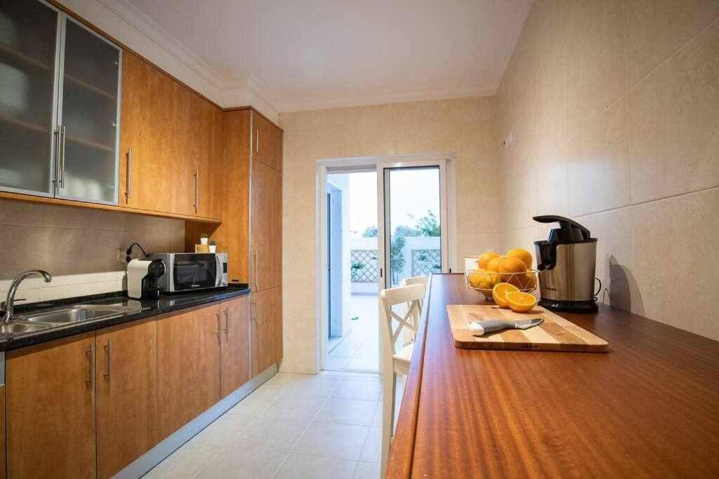 Modern 3Br Apt W/ Lg Terrace, Bbq, Ac & Parking Тавира Екстериор снимка