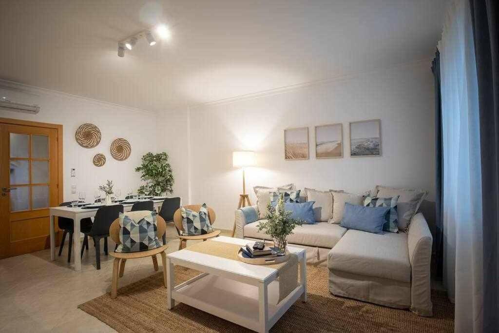 Modern 3Br Apt W/ Lg Terrace, Bbq, Ac & Parking Тавира Екстериор снимка