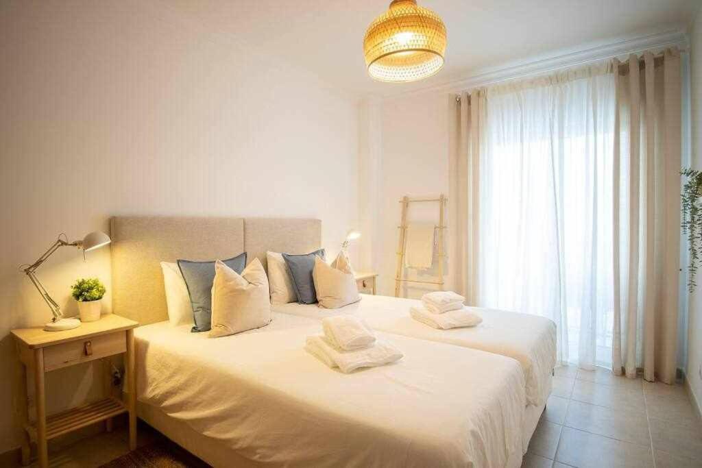 Modern 3Br Apt W/ Lg Terrace, Bbq, Ac & Parking Тавира Екстериор снимка