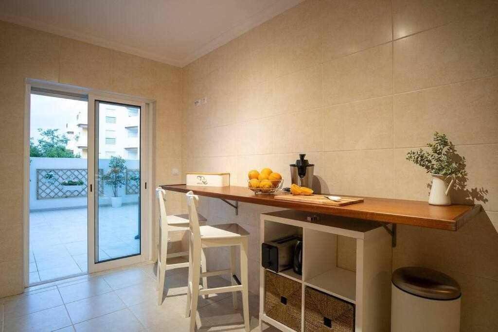 Modern 3Br Apt W/ Lg Terrace, Bbq, Ac & Parking Тавира Екстериор снимка